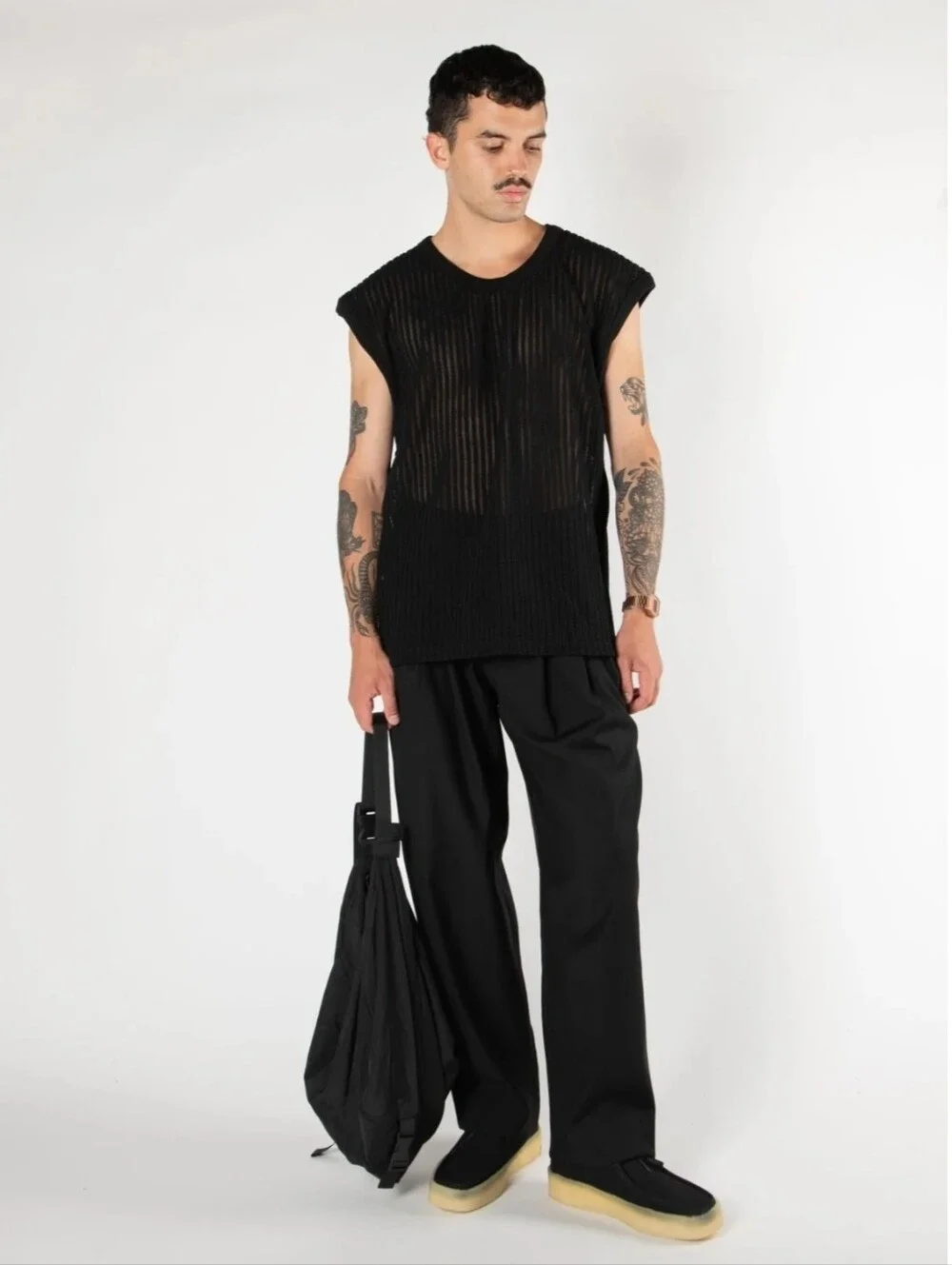 Estudio Niksen Black Crossbody City Bag